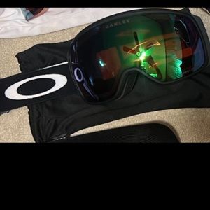 OAKLEY FLIGHT TRACKER “M” ski/SNOWBOARD Goggles. BNWT